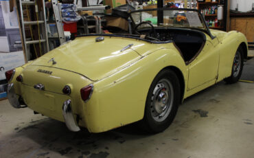 Triumph-TR3-1961-Convertible-3