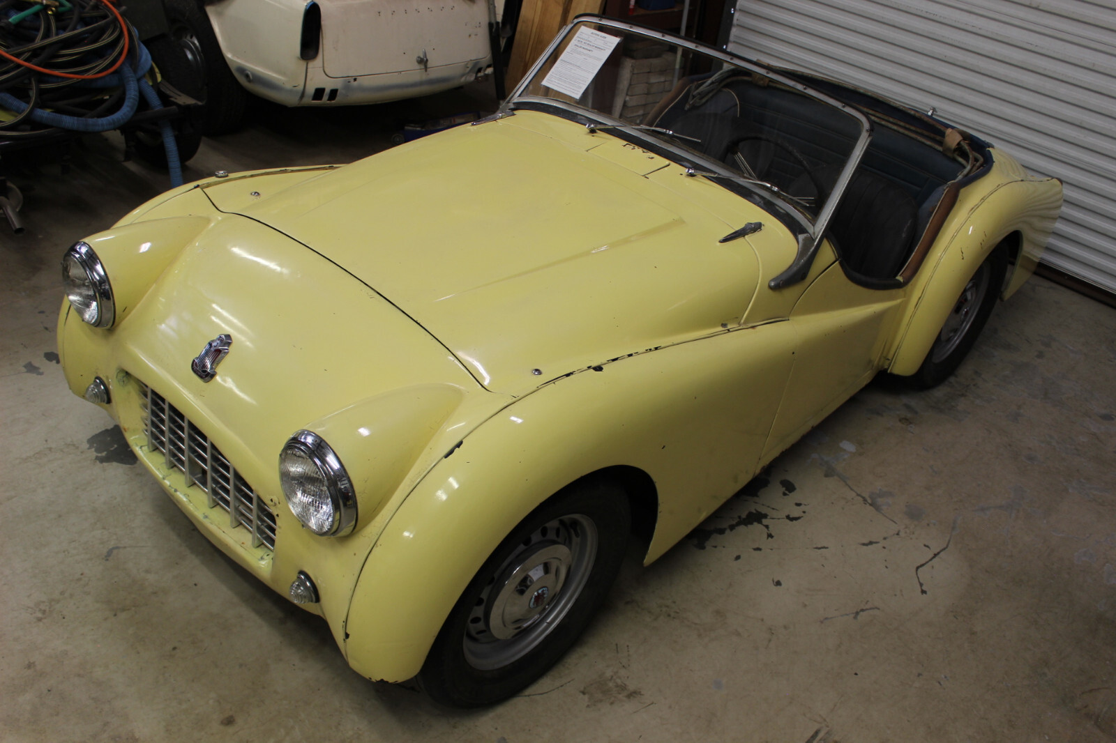 Triumph-TR3-1961-Convertible-8