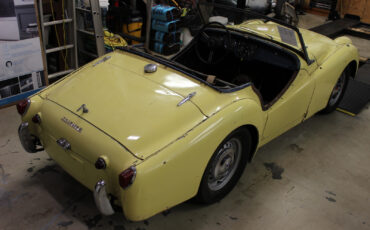 Triumph-TR3-1961-Convertible-9