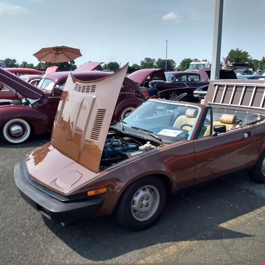 Triumph-TR7-1980-Convertible-20