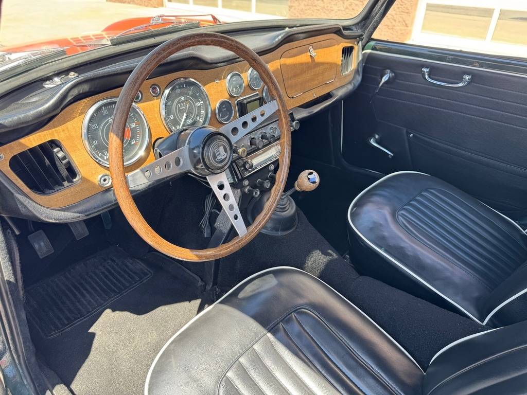 Triumph-Tr4-1965-custom-16