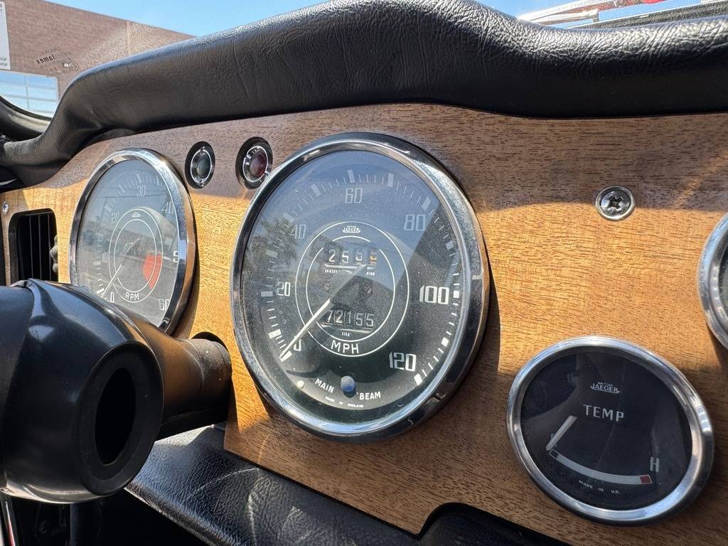Triumph-Tr4-1965-custom-18