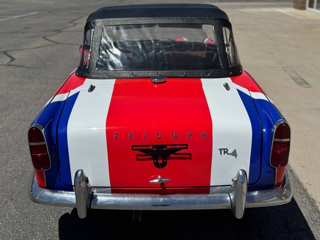 Triumph-Tr4-1965-custom-8