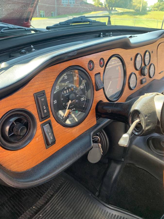 Triumph-Tr6-1972-12