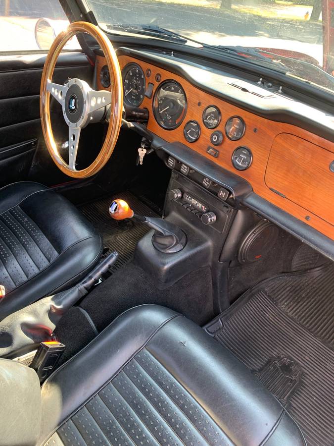 Triumph-Tr6-1972-6