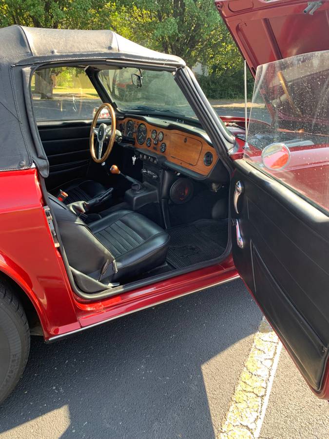 Triumph-Tr6-1972-7