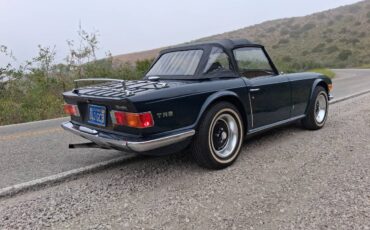 Triumph-Tr6-1972-green-3