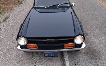 Triumph-Tr6-1972-green-5