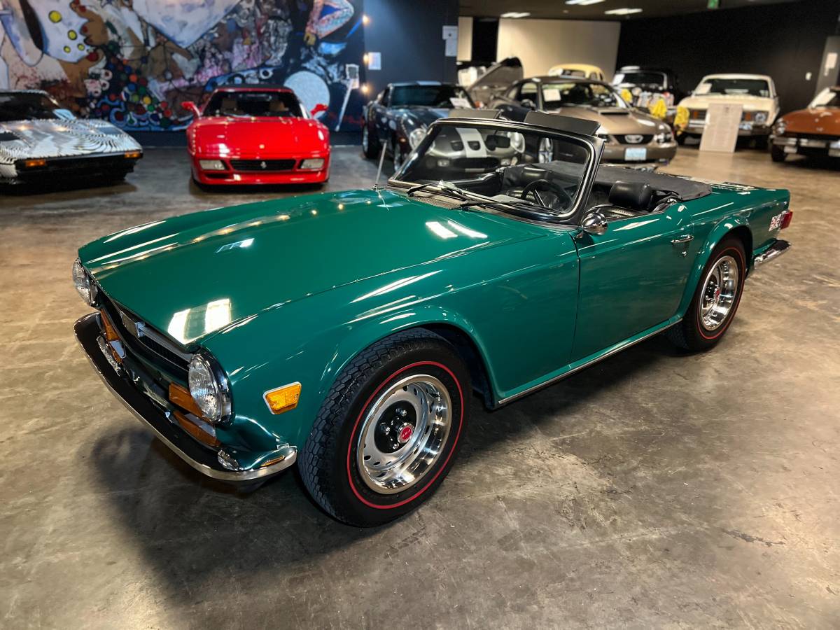 Triumph-Tr6-1973-green-14