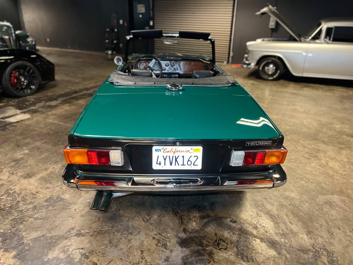 Triumph-Tr6-1973-green-16