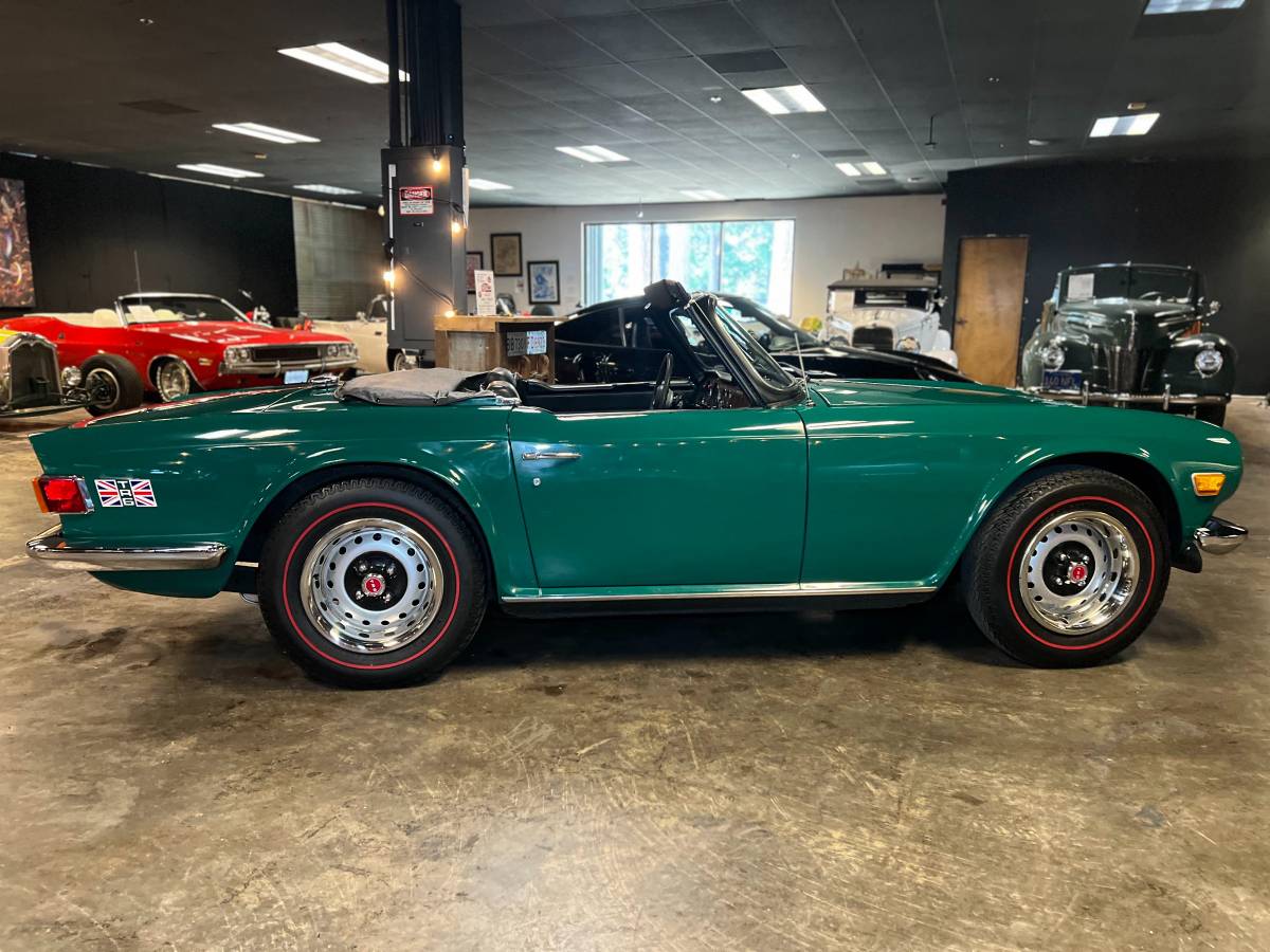 Triumph-Tr6-1973-green-17