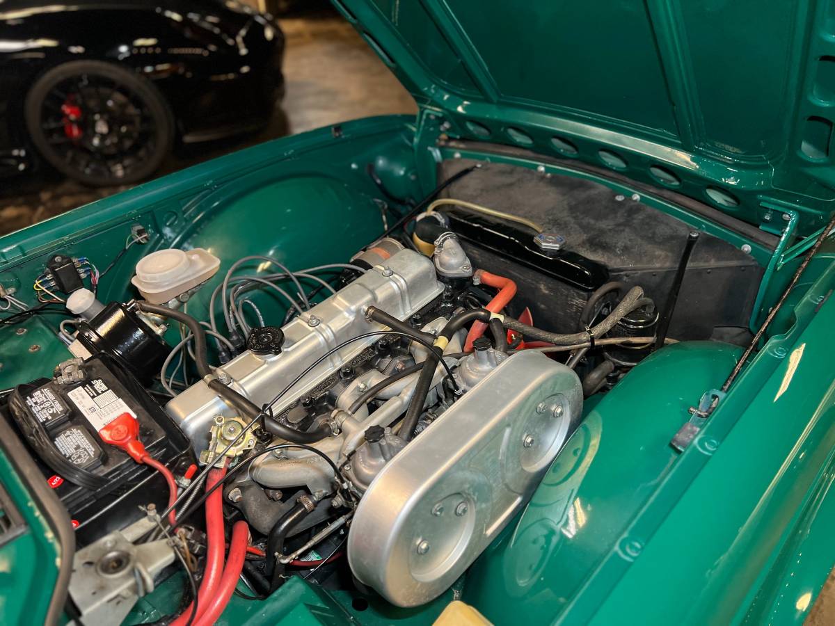 Triumph-Tr6-1973-green-22