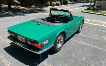 Triumph-Tr6-1973-green-4