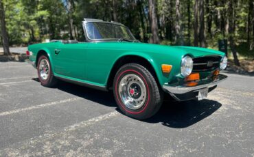 Triumph-Tr6-1973-green-9
