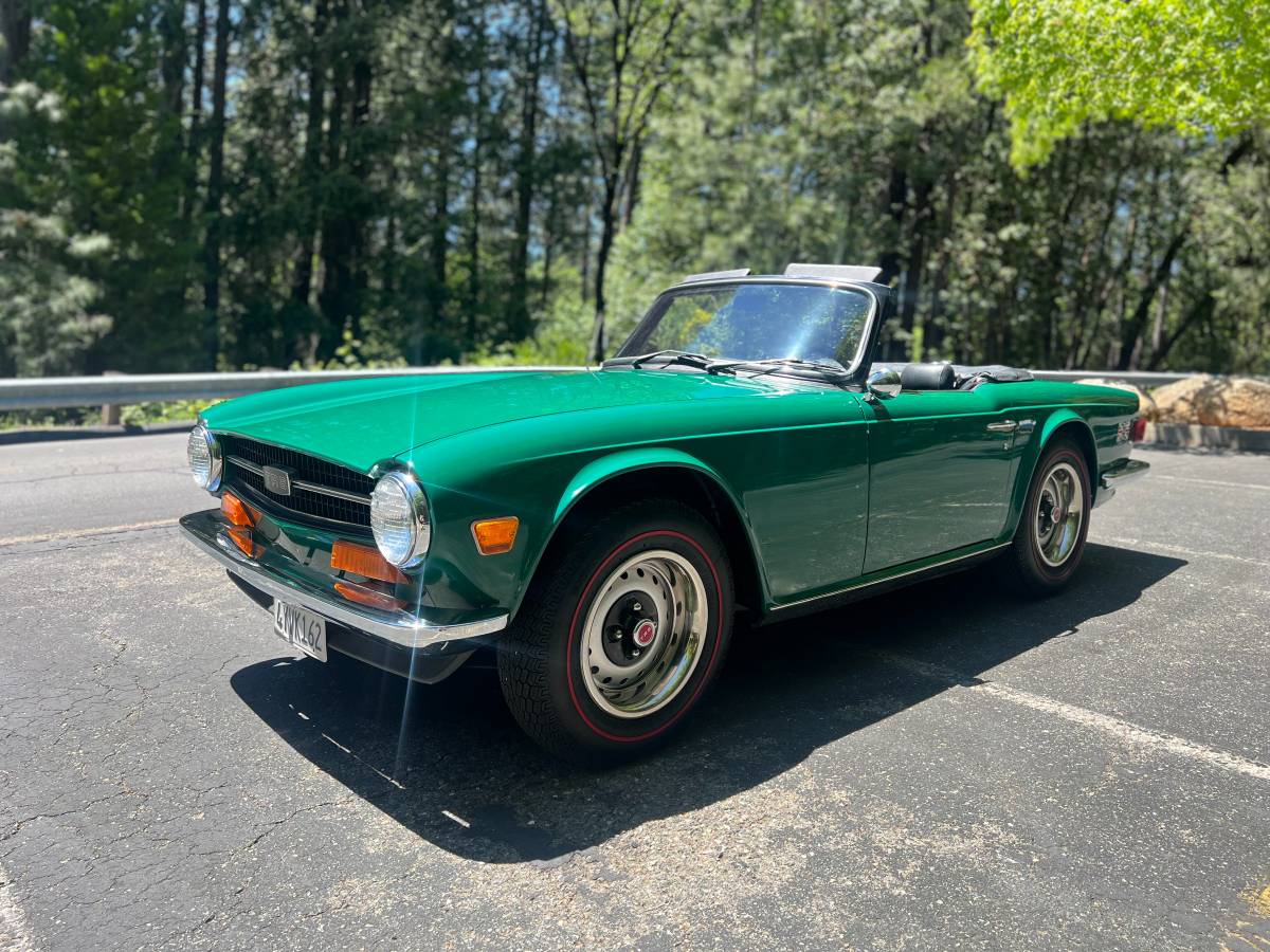 Triumph-Tr6-1973-green