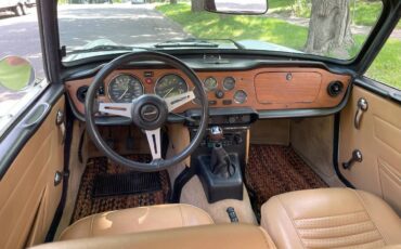Triumph-Tr6-1973-white-6