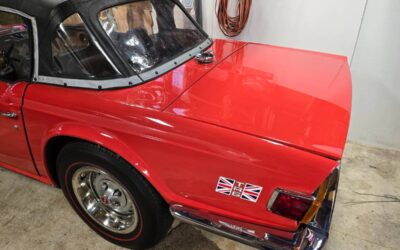 Triumph Tr6  1974 red