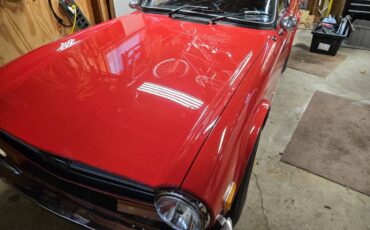 Triumph-Tr6-1974-red-23