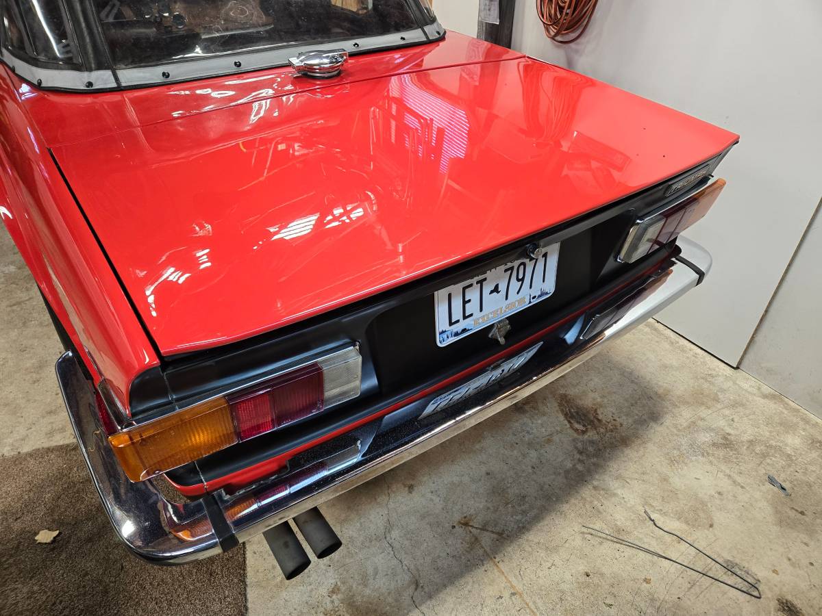 Triumph-Tr6-1974-red-7