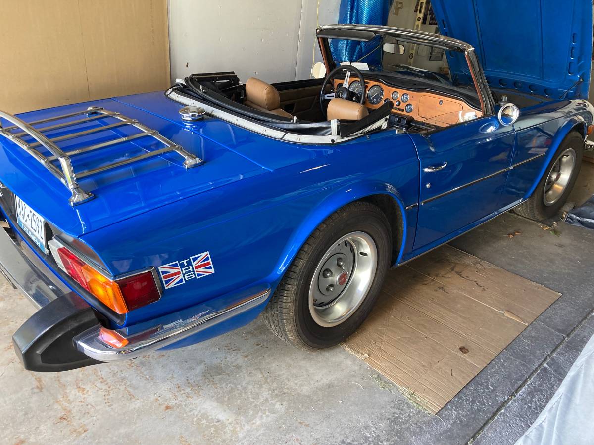 Triumph-Tr6-1976-blue-3