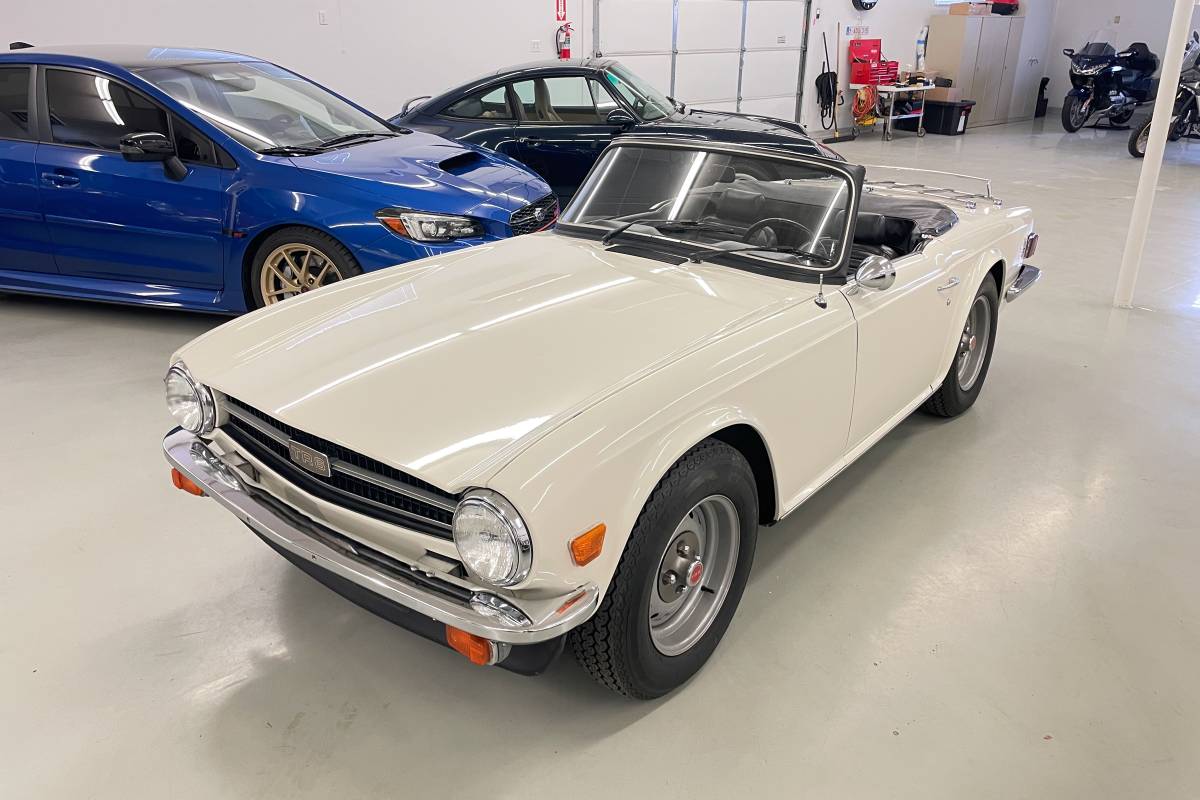 Triumph Tr6  1976 white