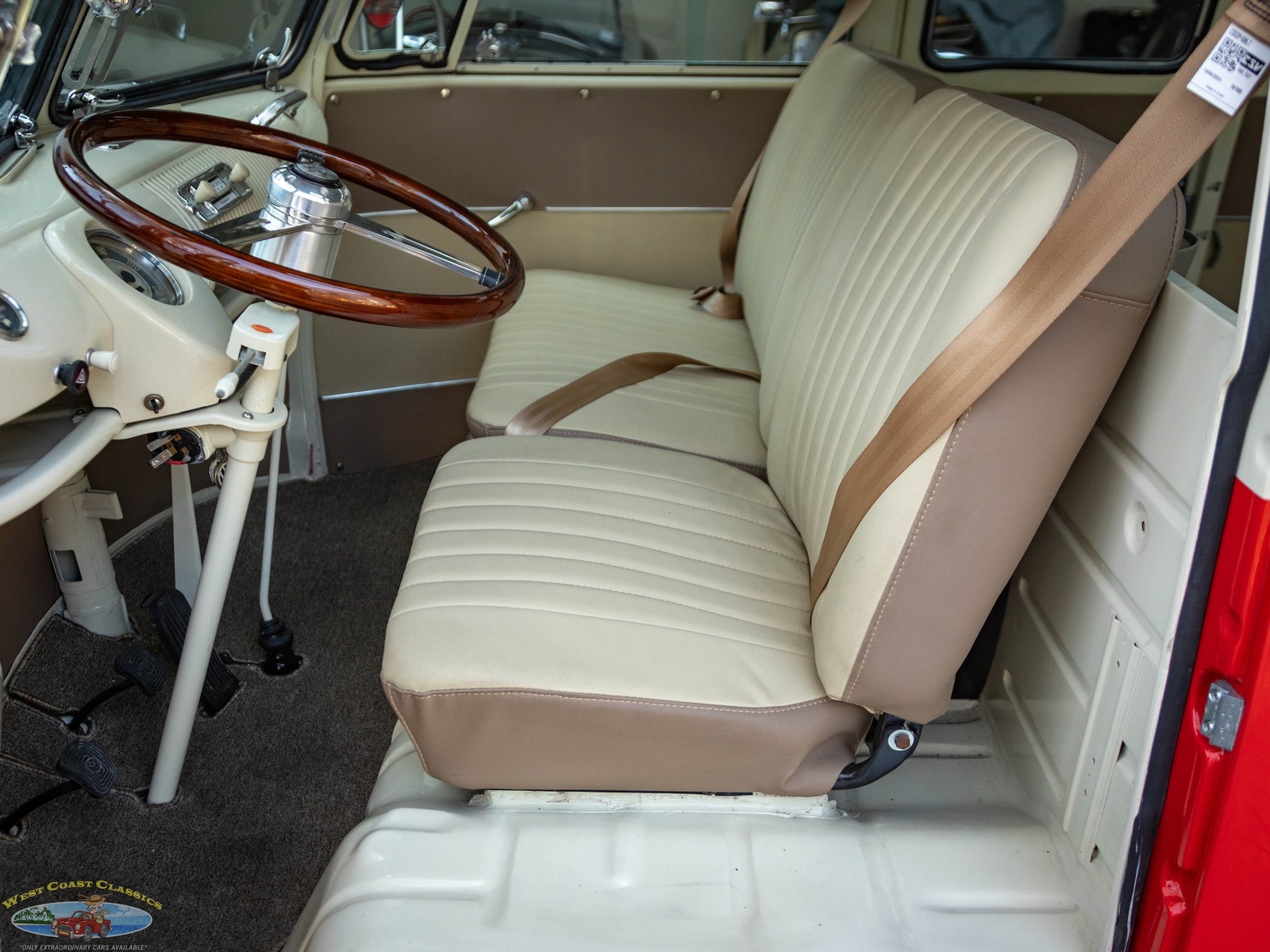 Volkswagen-23-Window-Samba-1975-23-Window-Bus-27