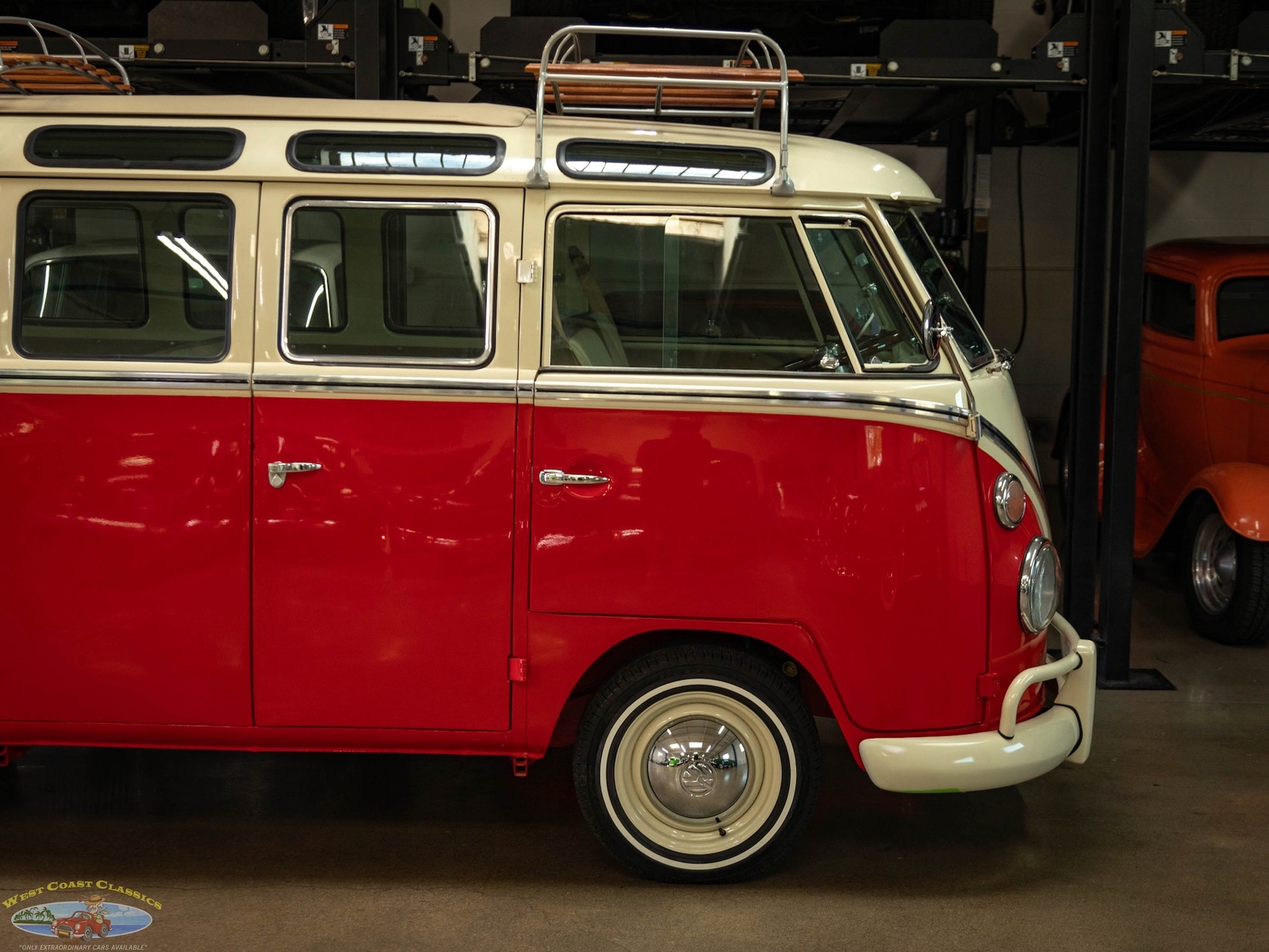 Volkswagen-23-Window-Samba-1975-23-Window-Bus-3