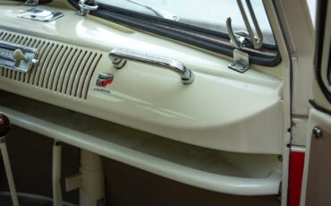 Volkswagen-23-Window-Samba-1975-23-Window-Bus-39