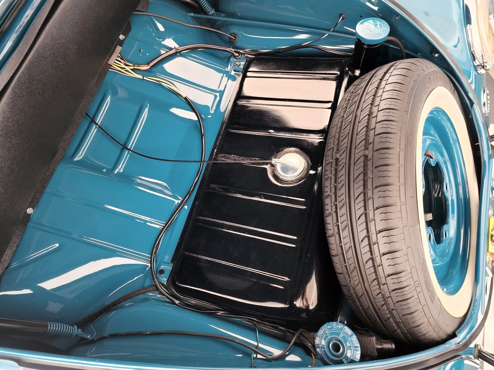 Volkswagen-Beetle-1966-Sedan-15