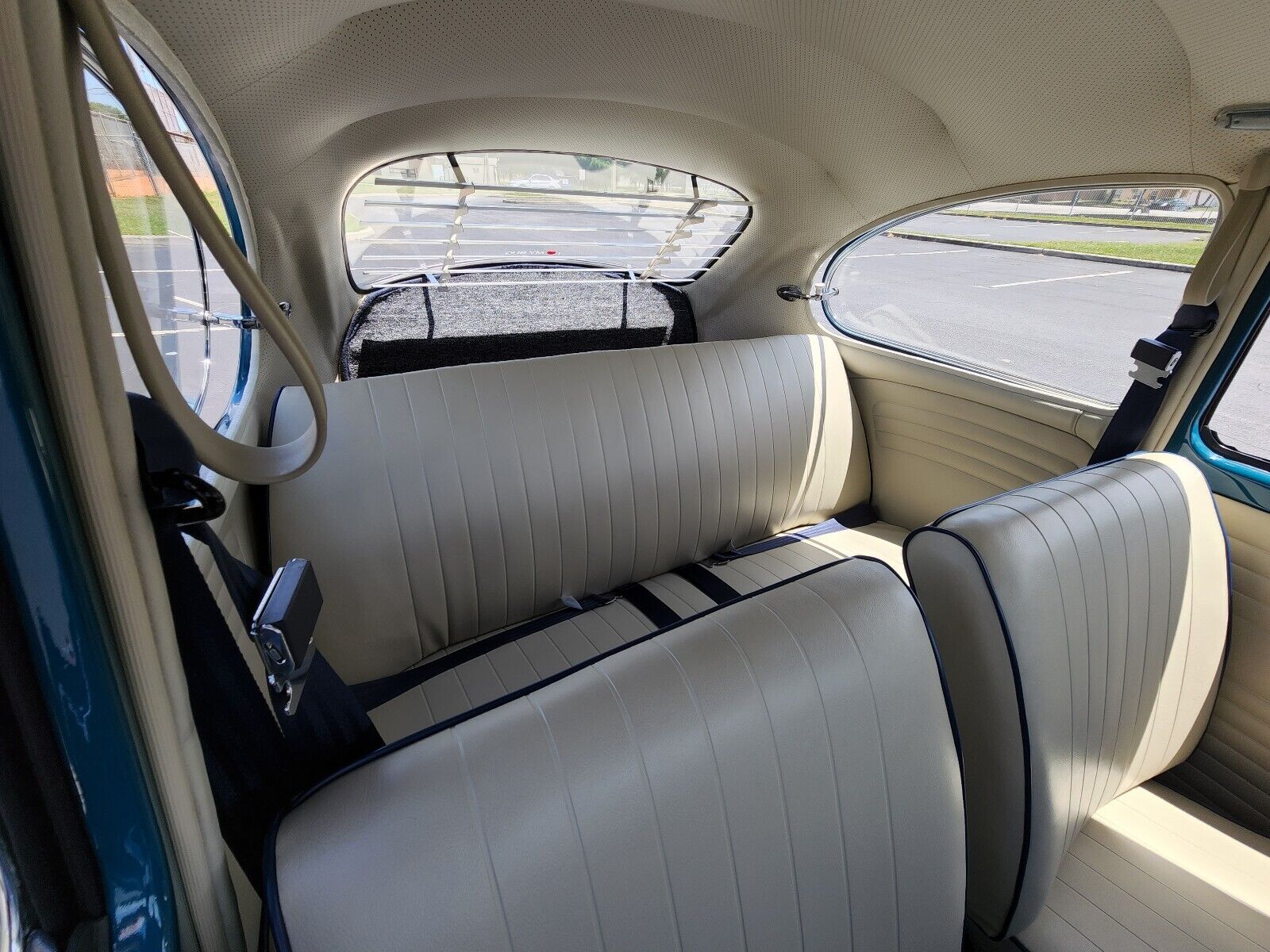 Volkswagen-Beetle-1966-Sedan-25