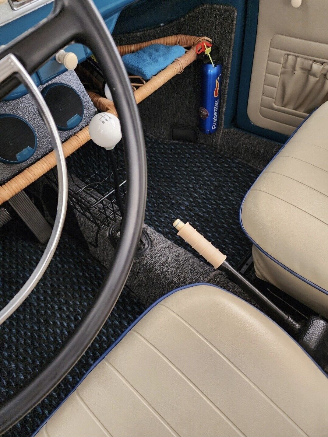 Volkswagen-Beetle-1966-Sedan-28
