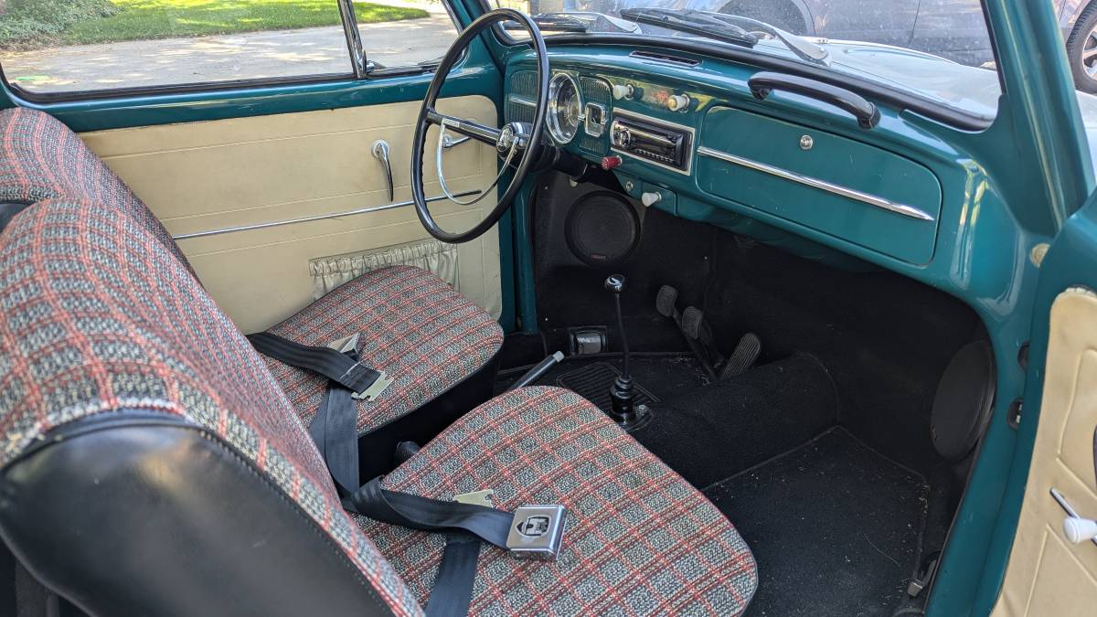 Volkswagen-Beetle-1966-green-10