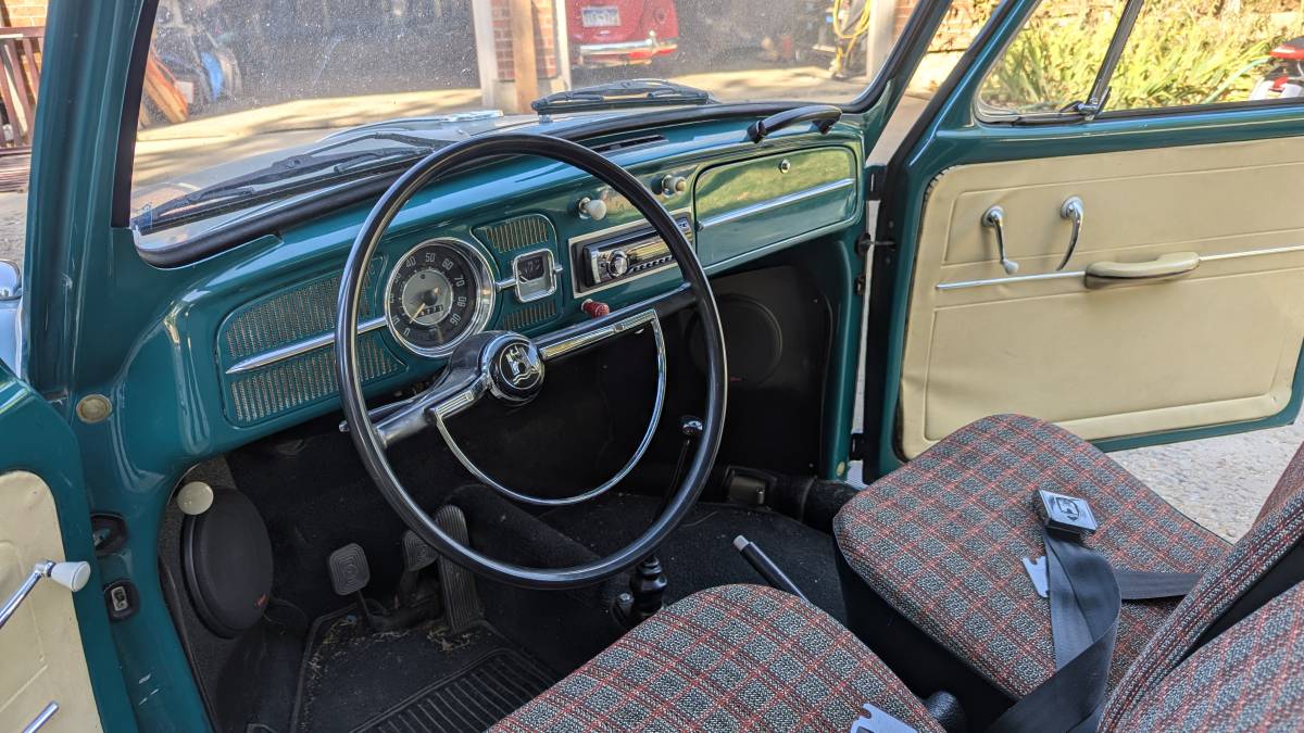 Volkswagen-Beetle-1966-green-11