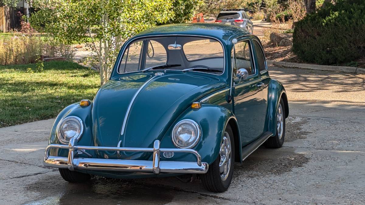 Volkswagen-Beetle-1966-green-2
