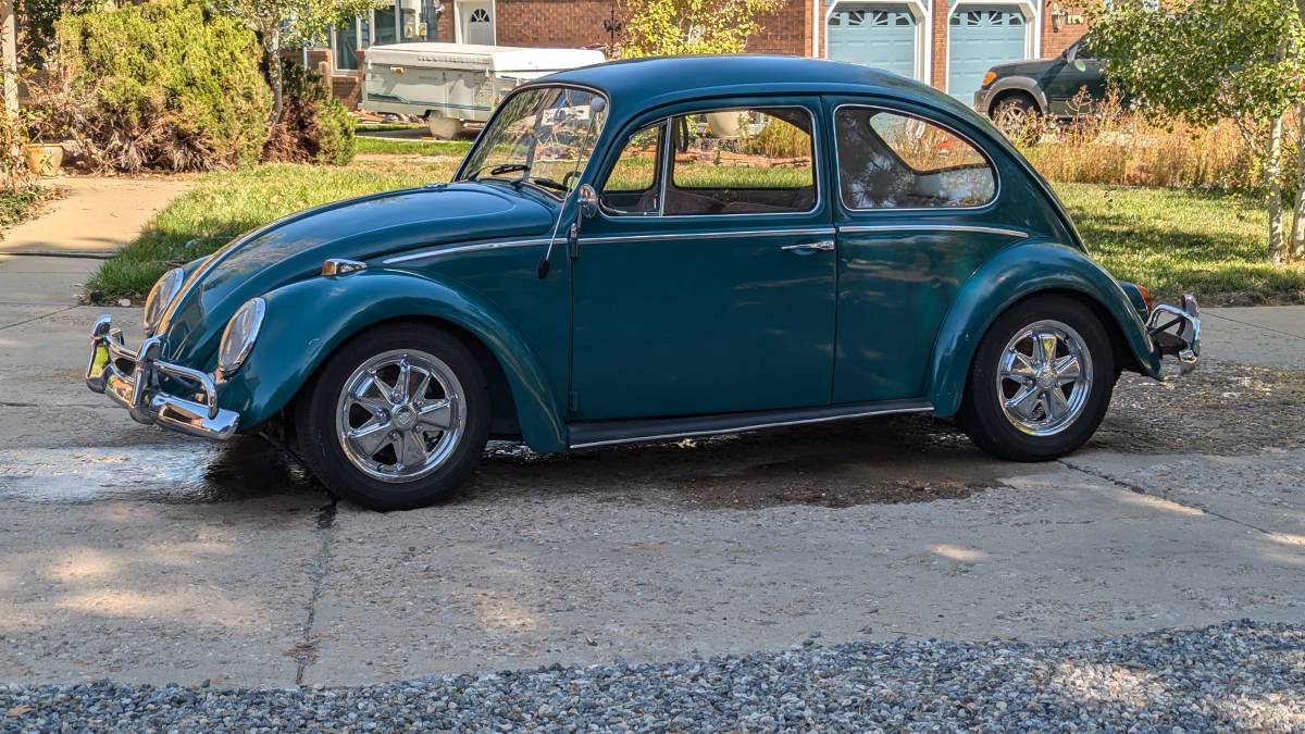 Volkswagen-Beetle-1966-green-3