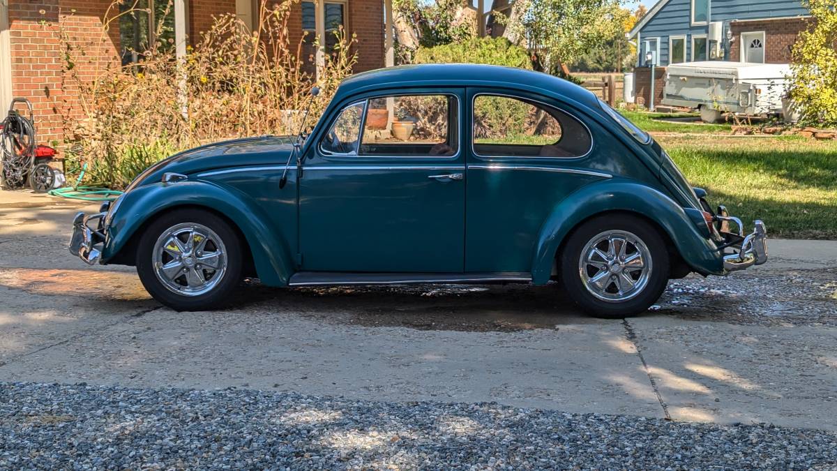 Volkswagen-Beetle-1966-green-4
