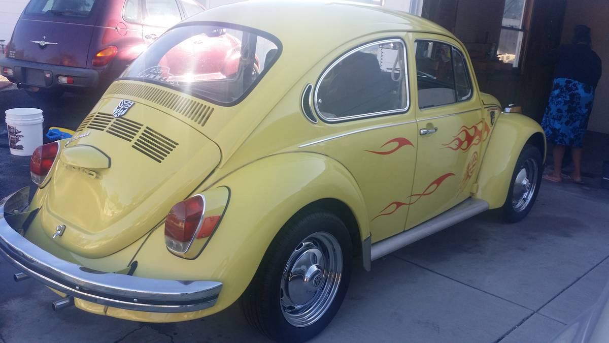 Volkswagen-Beetle-1972-yellow-5