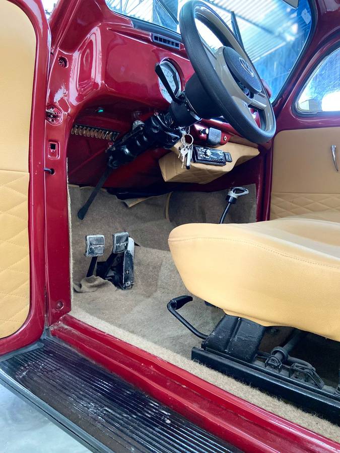 Volkswagen-Beetle-1975-red-3