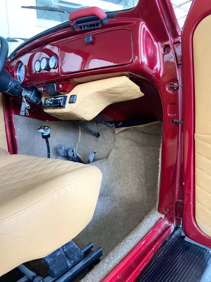 Volkswagen-Beetle-1975-red-5