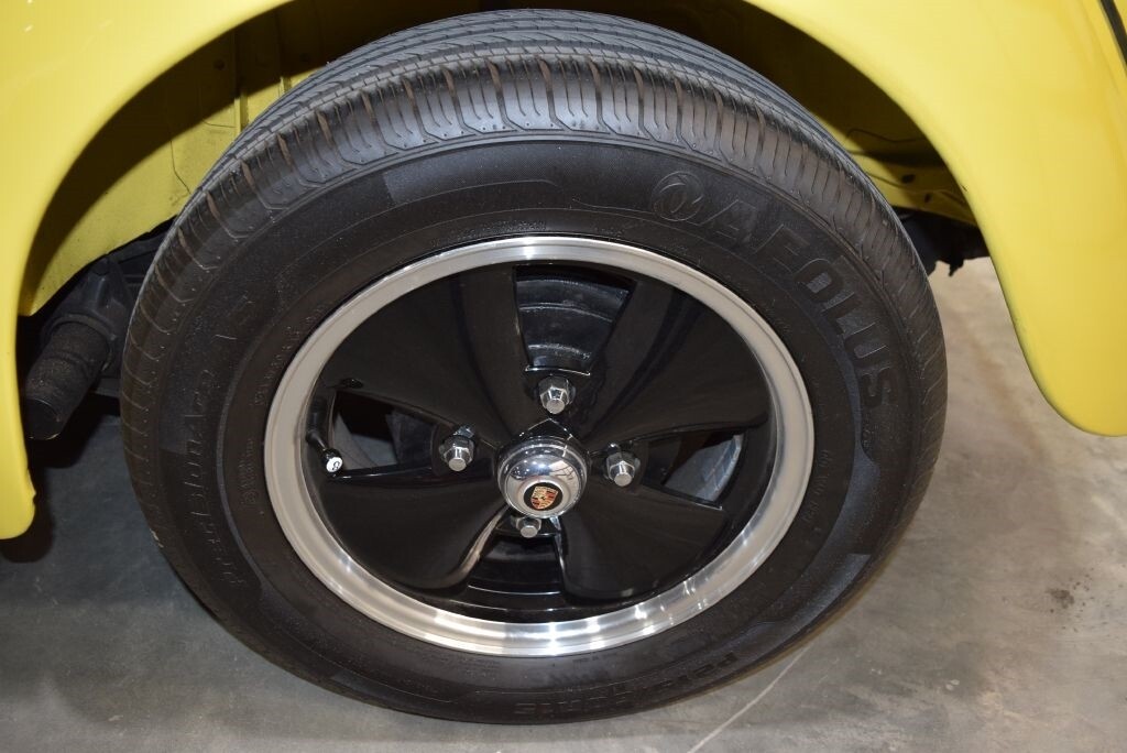 Volkswagen-Beetle-Classic-1969-Sedan-12