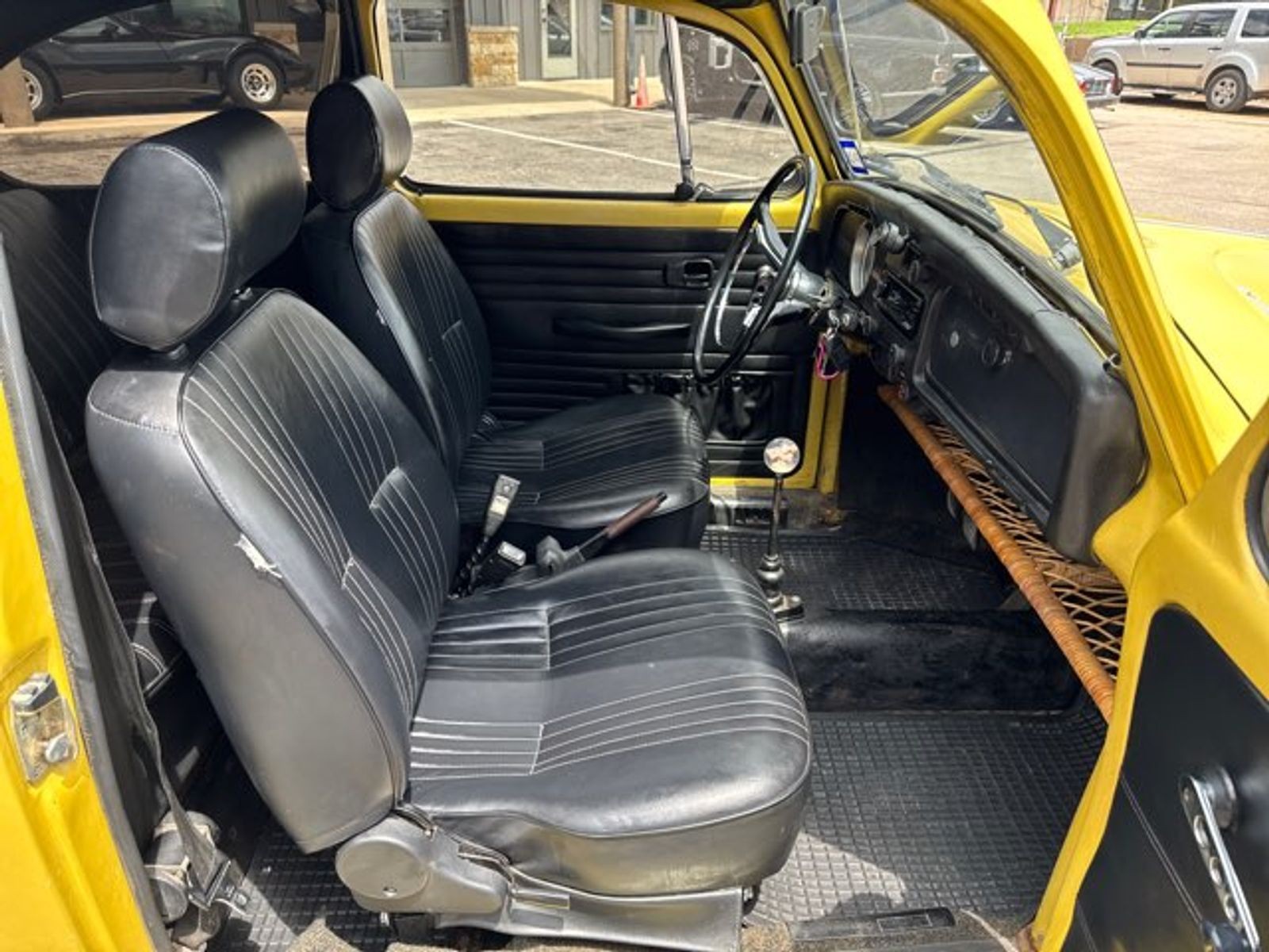 Volkswagen-Beetle-Classic-1973-8