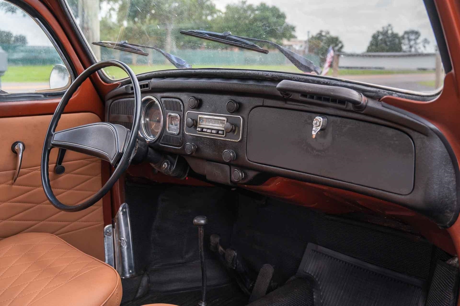 Volkswagen-Beetle-Classic-1974-2-Door-11