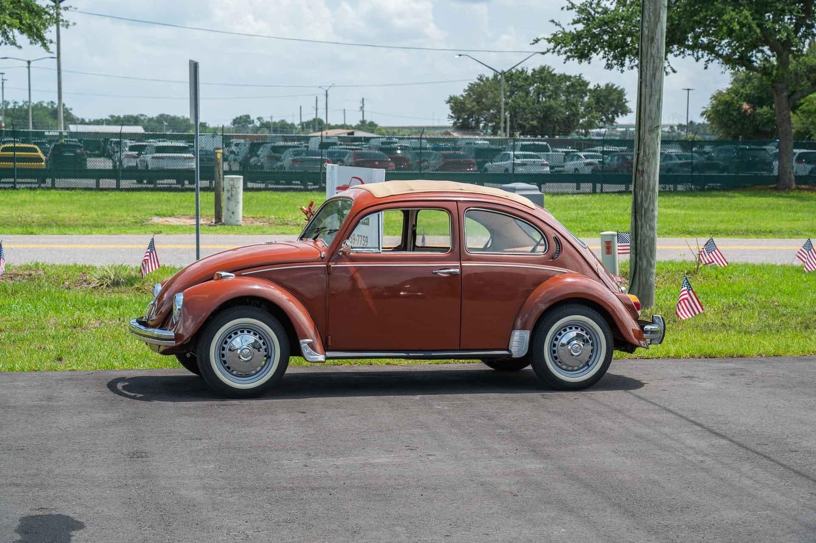 Volkswagen-Beetle-Classic-1974-2-Door-17
