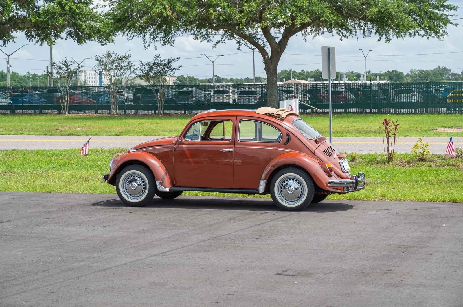 Volkswagen-Beetle-Classic-1974-2-Door-36