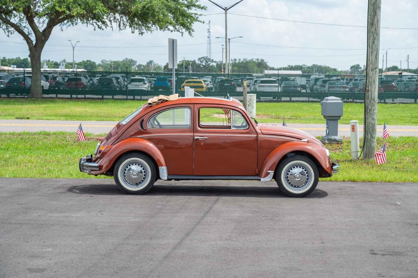 Volkswagen-Beetle-Classic-1974-2-Door-6