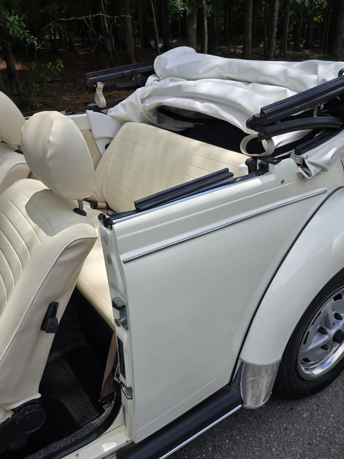Volkswagen-Beetle-Classic-1976-Convertible-11