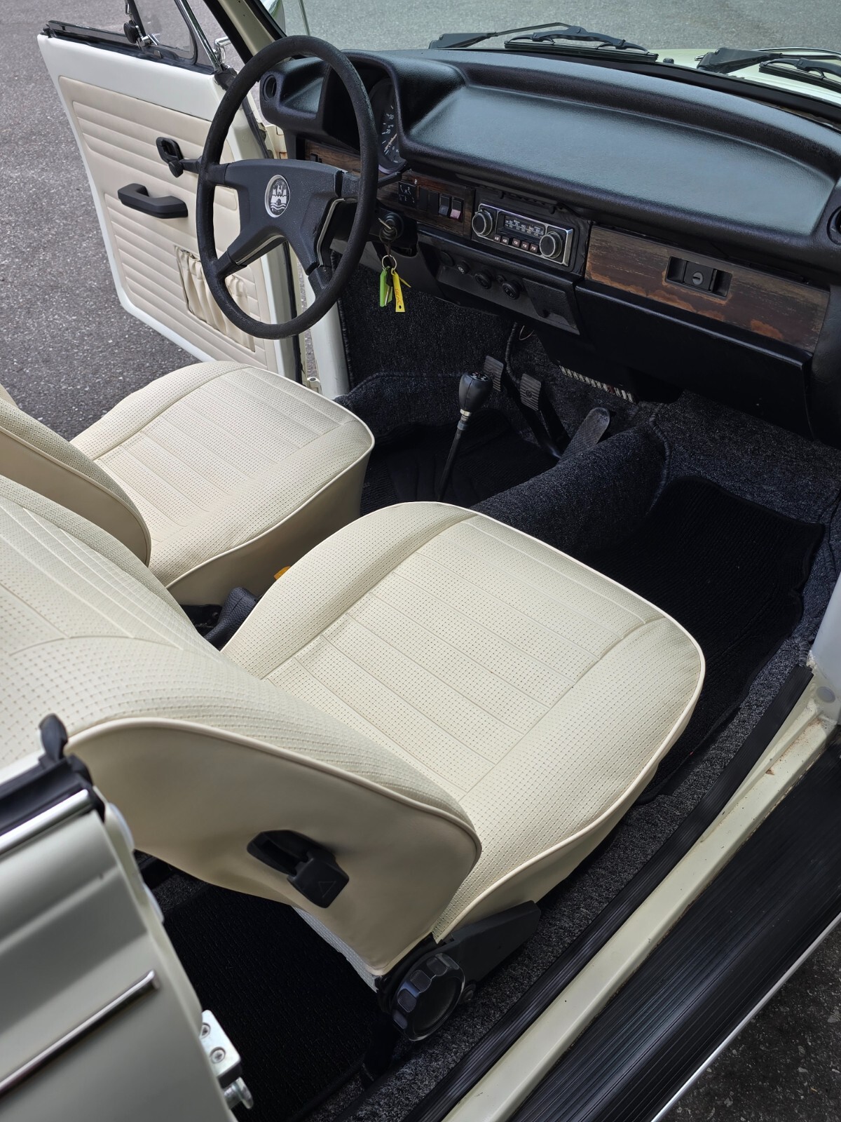 Volkswagen-Beetle-Classic-1976-Convertible-20