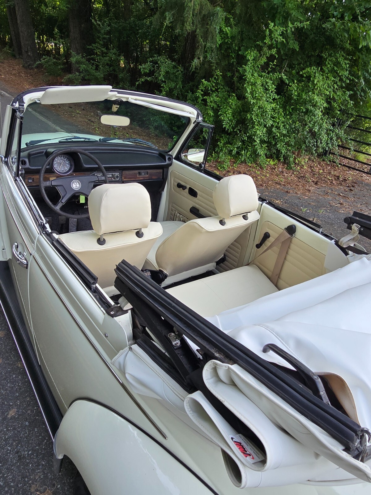 Volkswagen-Beetle-Classic-1976-Convertible-23