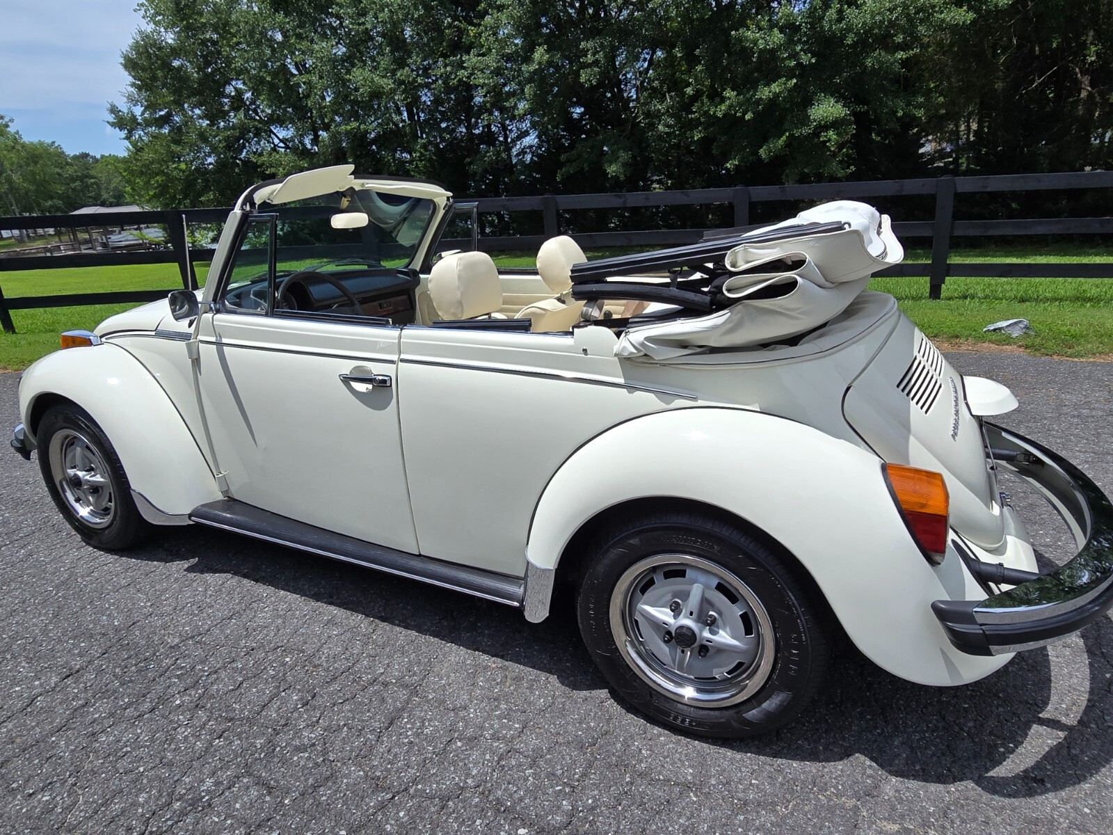 Volkswagen-Beetle-Classic-1976-Convertible-3