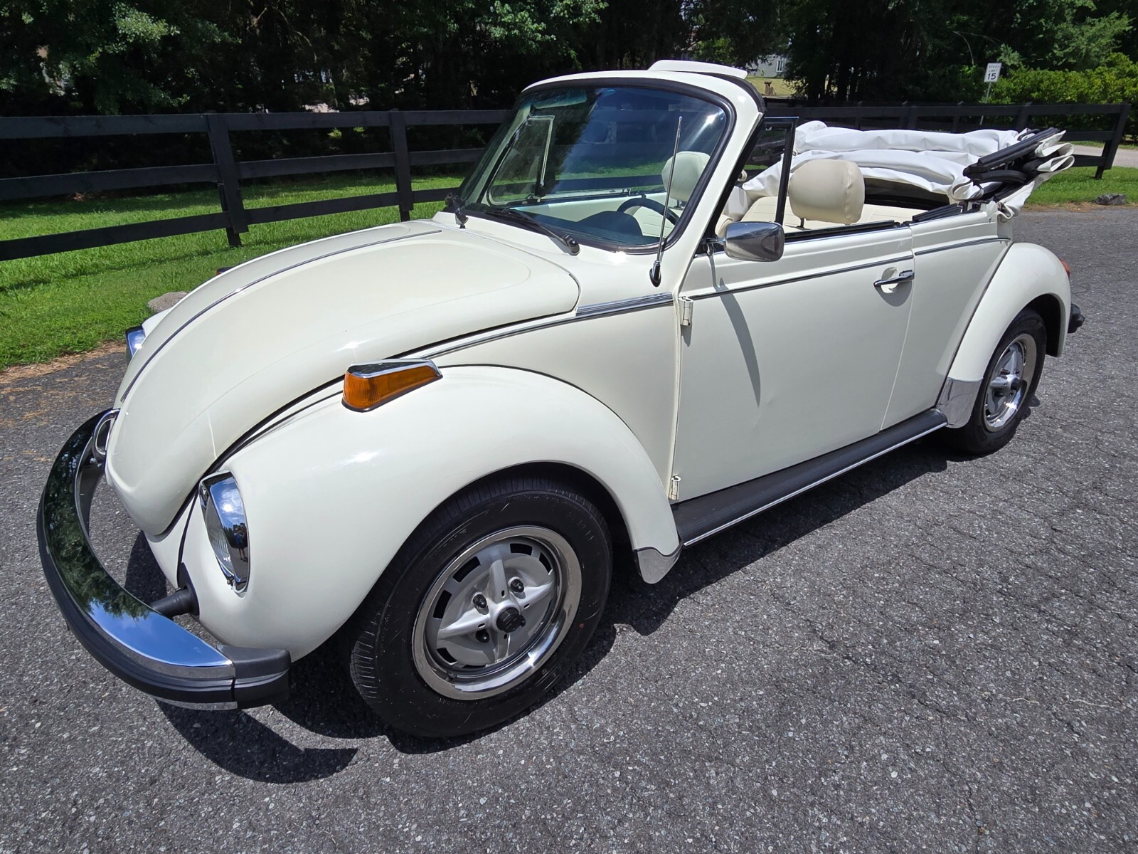 Volkswagen-Beetle-Classic-1976-Convertible-4